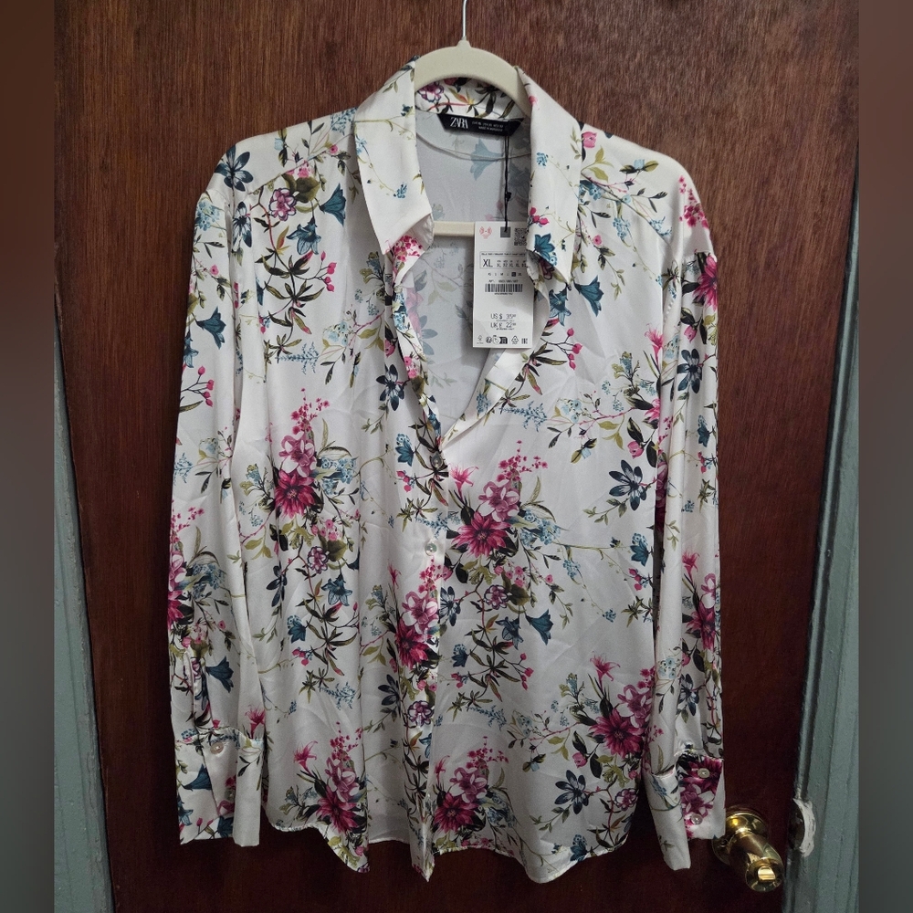 Zara Button Up Floral Shirt (Size XL, NWT)
